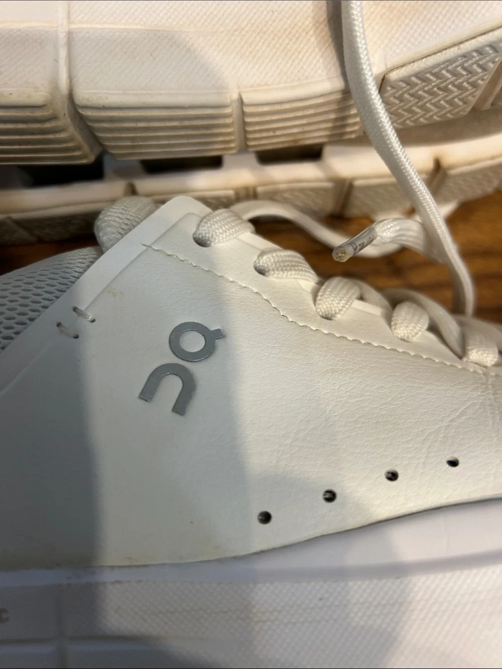 On Running ‘The Roger’ Women’s white Low-Top Sneakers(Roger Federer)Great shoes